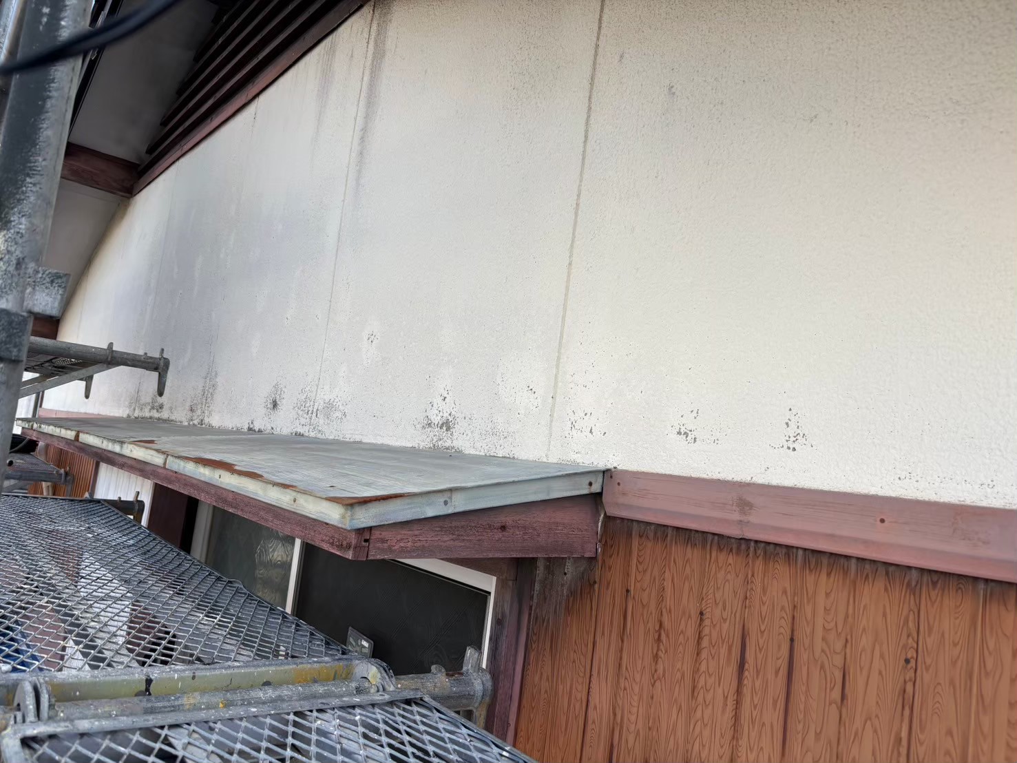 施工前の様子になります。