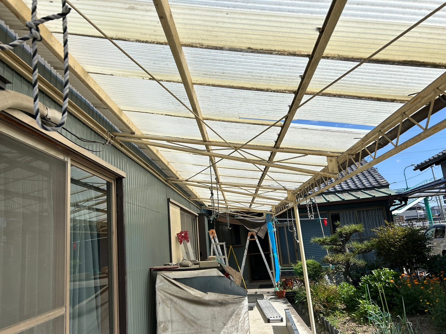 【鉄骨、波板施工前】